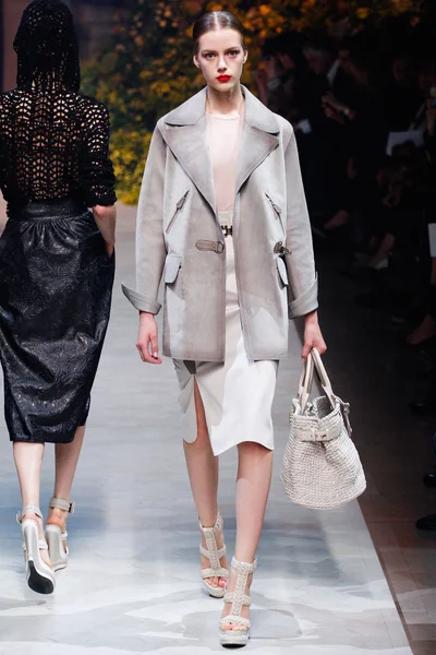 Look 30